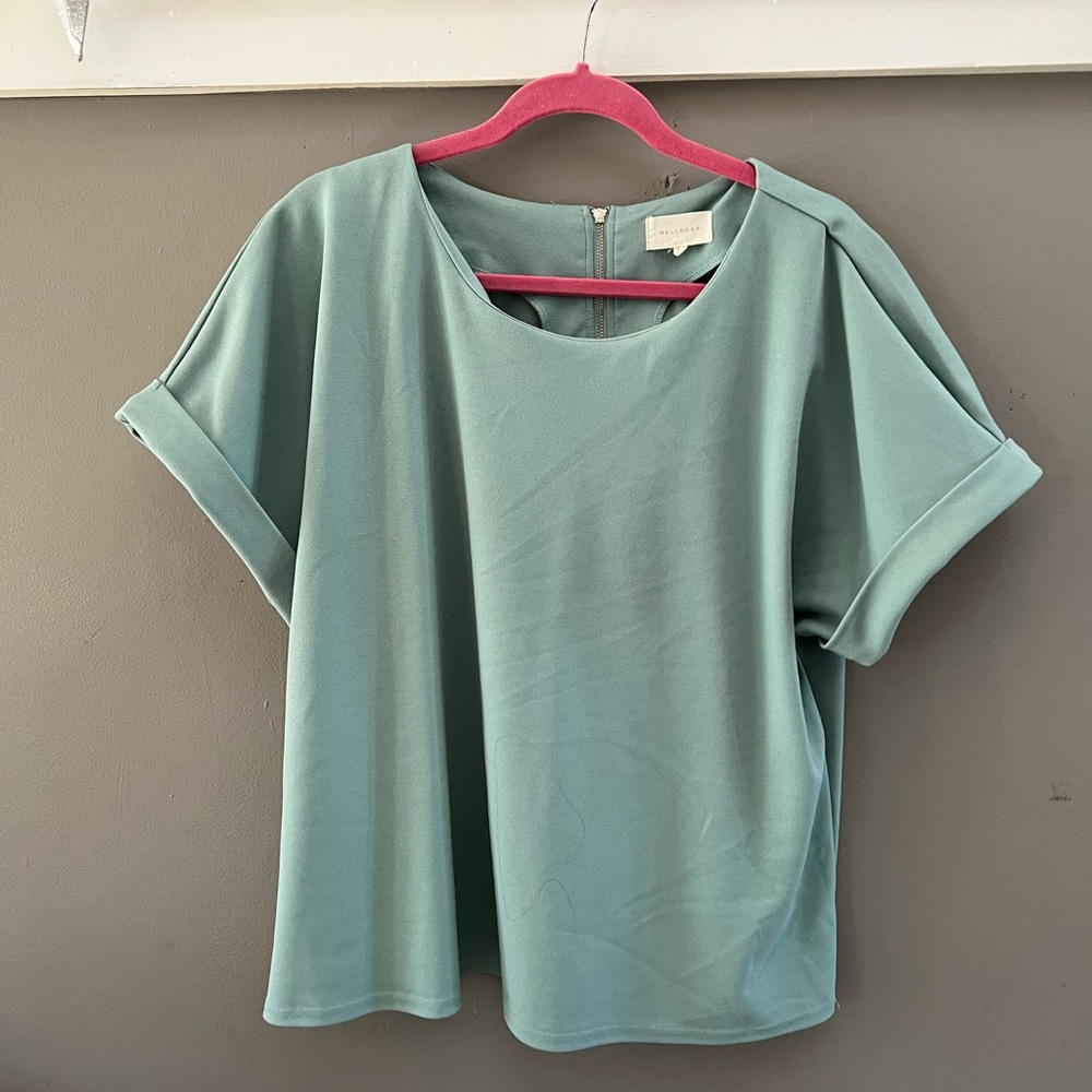 Melloday light green blouse with zipper back